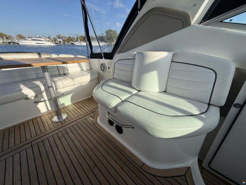 Sea Ray Sundancer 325