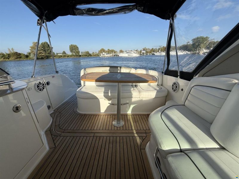 Sea Ray Sundancer 325