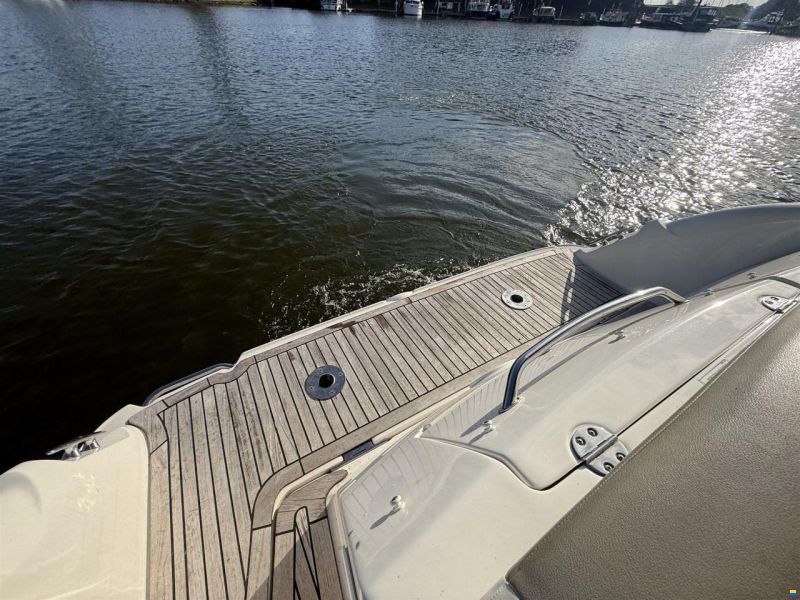 Sea Ray Sundancer 325