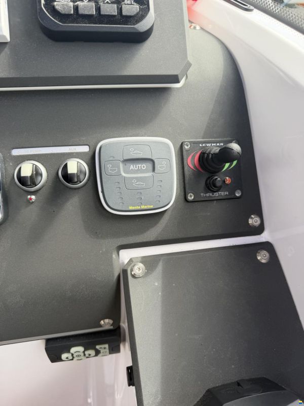 XO Boats 270 Cabin