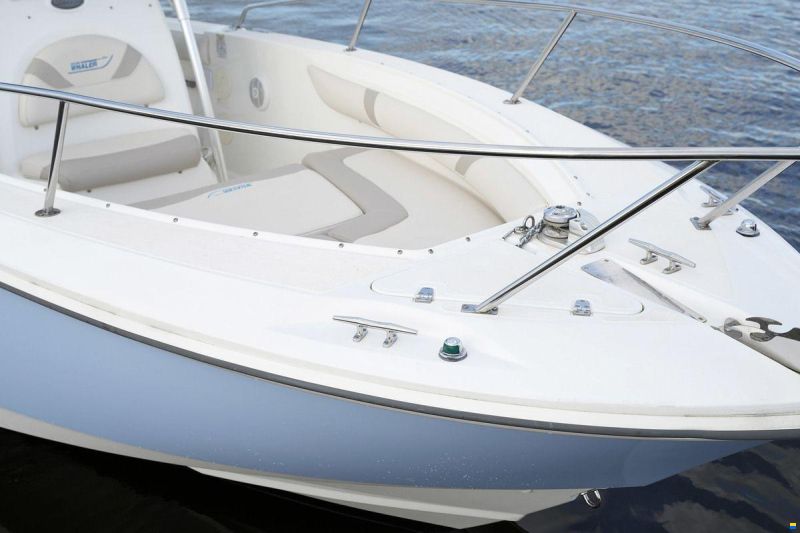 Boston Whaler 270 Outrage