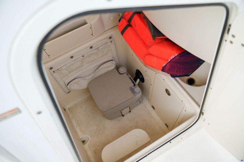 Boston Whaler 270 Outrage