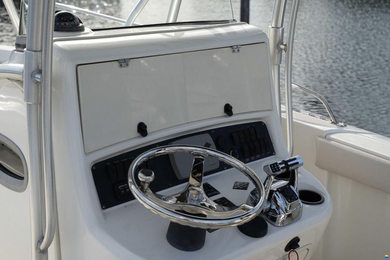 Boston Whaler 270 Outrage
