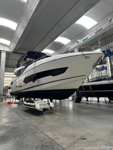 Sunseeker 76 Yacht