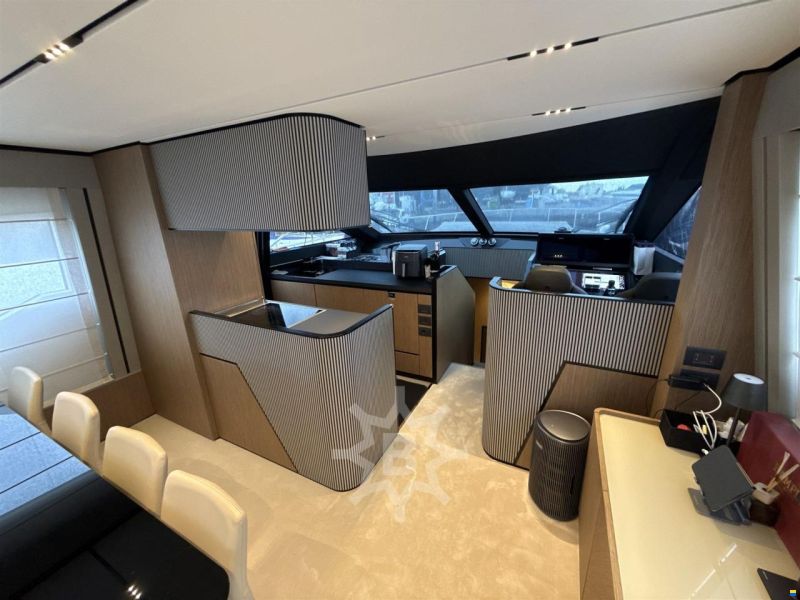 Ferretti 720