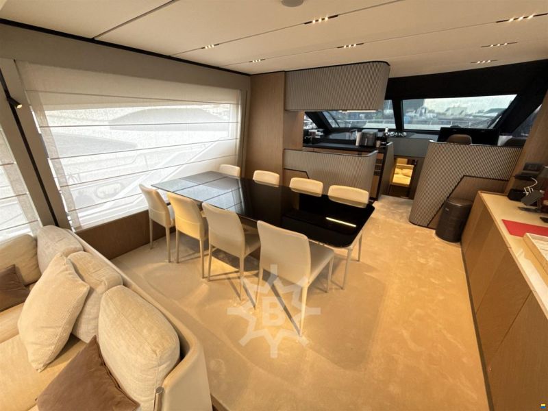 Ferretti 720