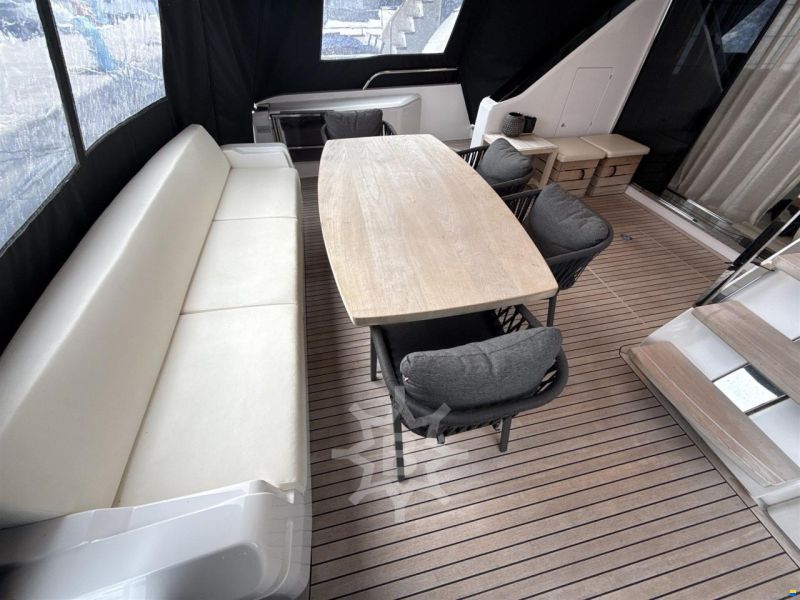 Ferretti 720