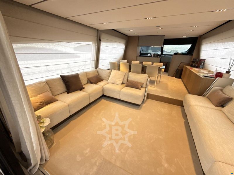 Ferretti 720