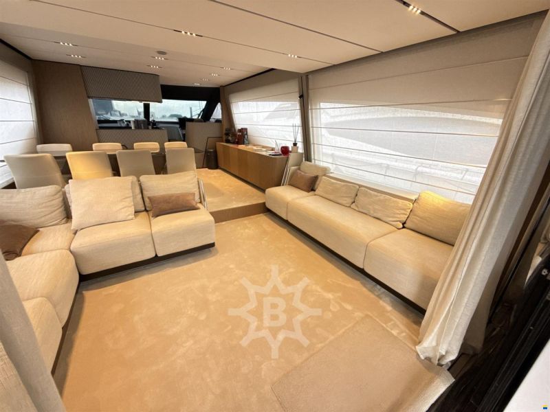 Ferretti 720