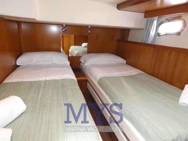 Cayman Yachts 42 FLY