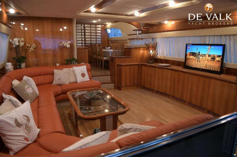 Ferretti 760