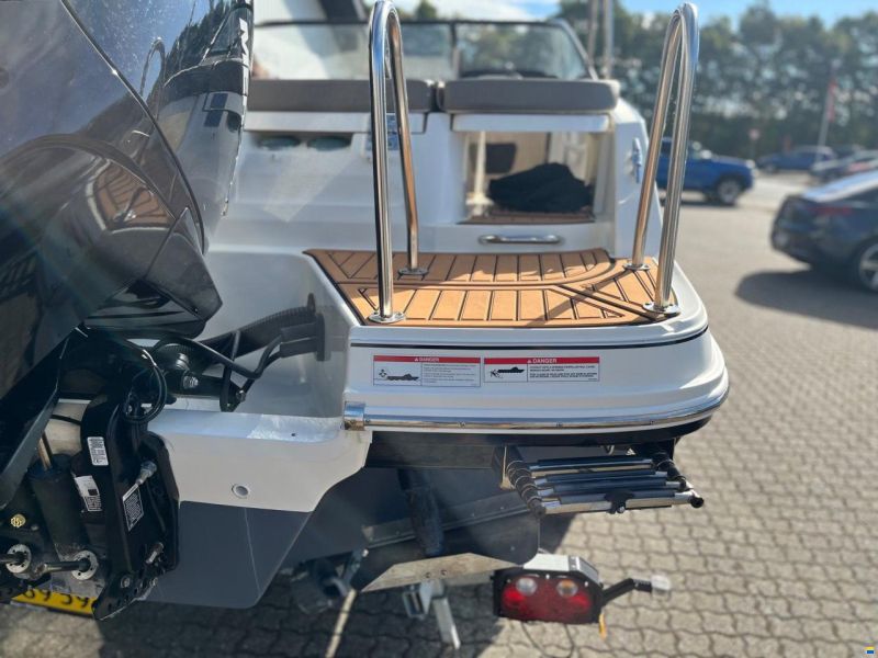 Bayliner VR5 Cuddy med Mercury F225 V6 og 2500 k