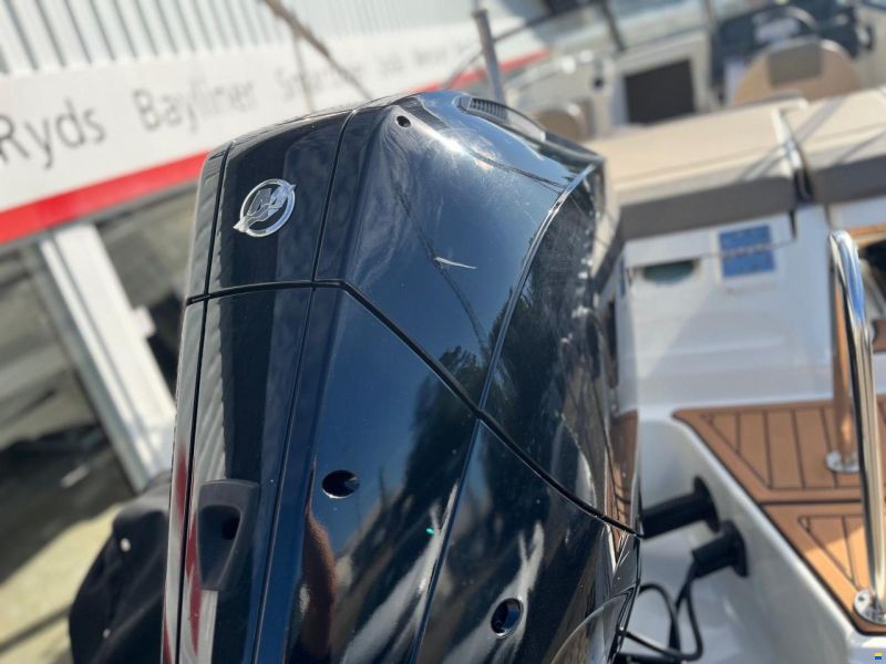 Bayliner VR5 Cuddy med Mercury F225 V6 og 2500 k