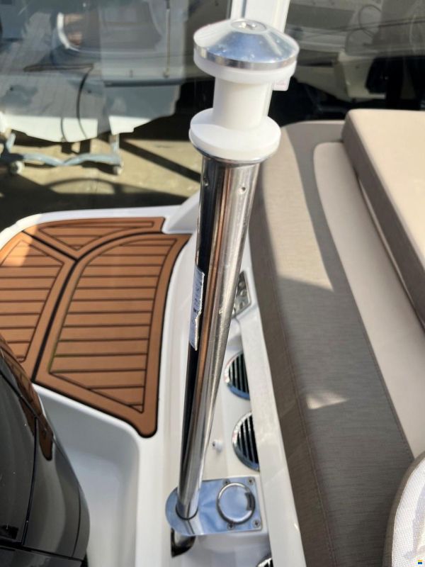 Bayliner VR5 Cuddy med Mercury F225 V6 og 2500 k