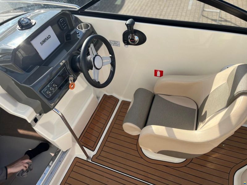 Bayliner VR5 Cuddy med Mercury F225 V6 og 2500 k