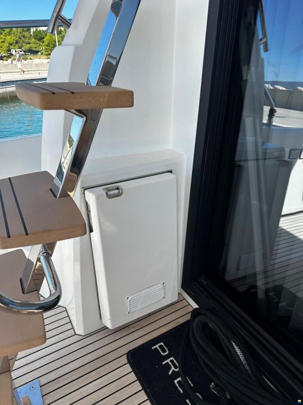 Prestige 460
