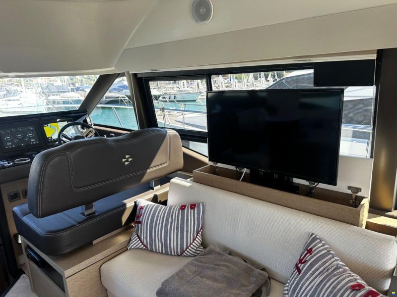 Prestige 460