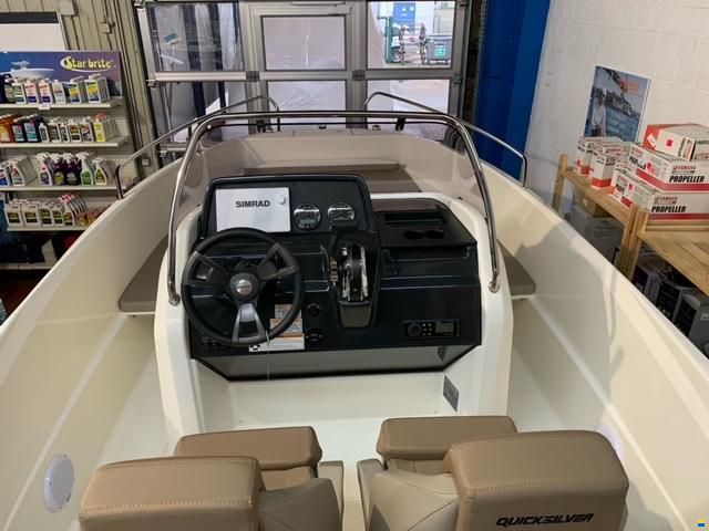 Quicksilver 555 Open