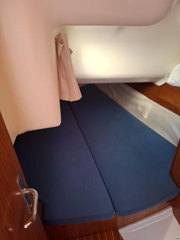 Jeanneau Sun Odyssey 37