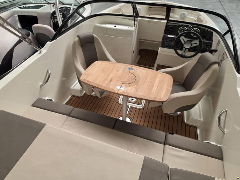 Bayliner VR4