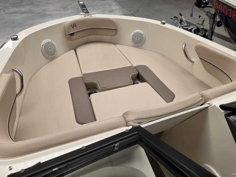 Bayliner VR4
