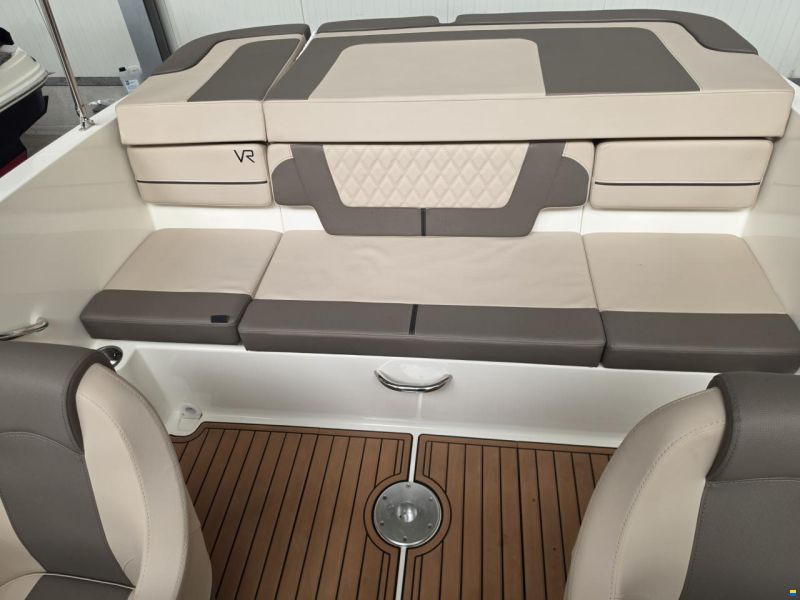 Bayliner VR4