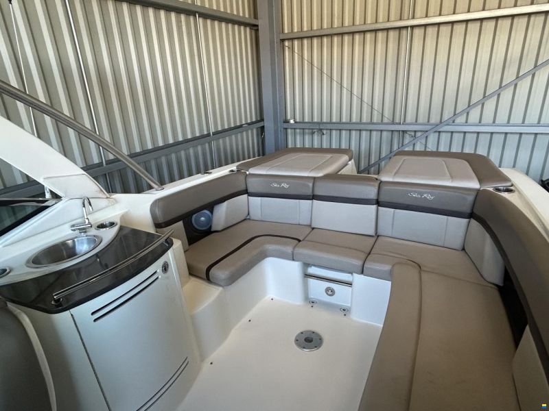 Sea Ray 270 SLX
