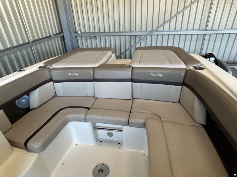 Sea Ray 270 SLX