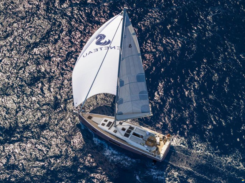Beneteau Oceanis 52
