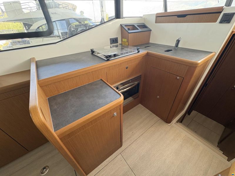 Beneteau Swift Trawler 35