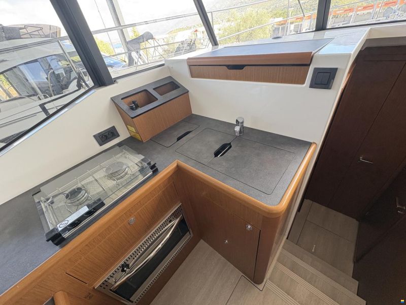 Beneteau Swift Trawler 35