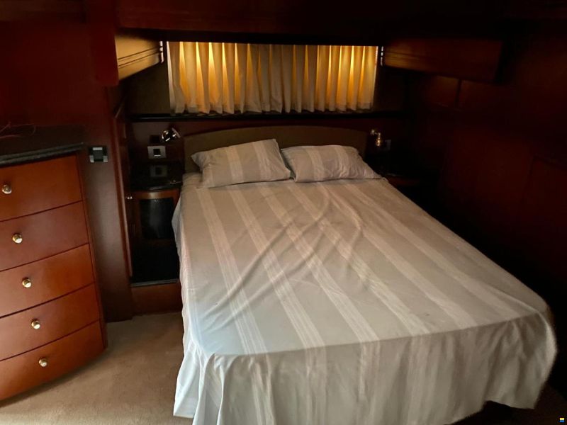 Carver 530 Voyager