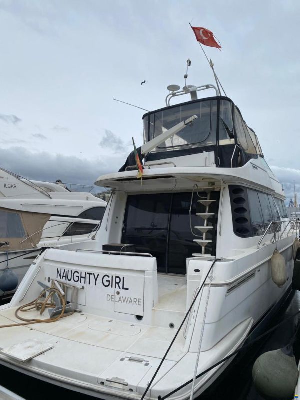 Carver 530 Voyager