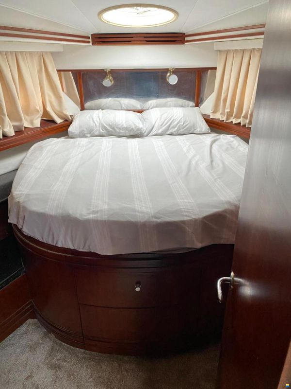 Carver 530 Voyager