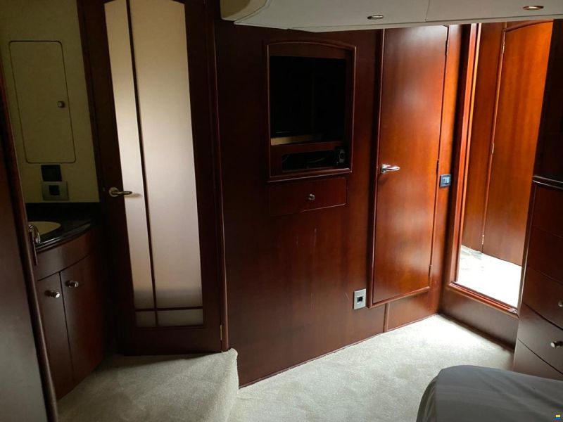 Carver 530 Voyager