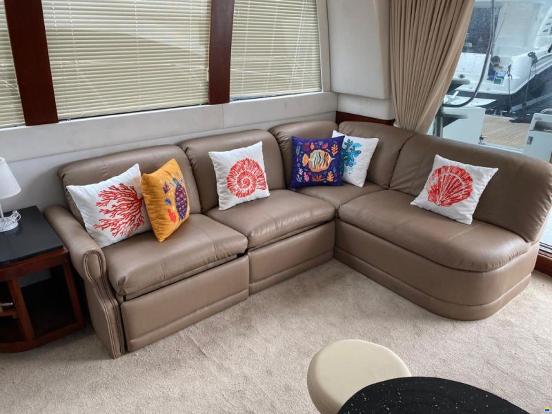Carver 530 Voyager