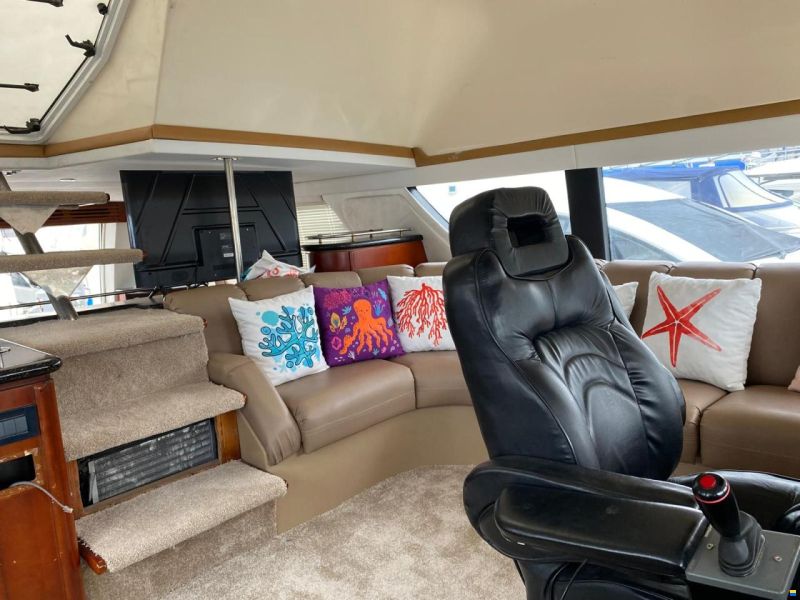 Carver 530 Voyager