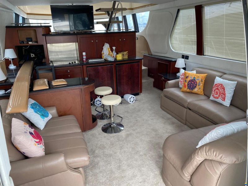 Carver 530 Voyager