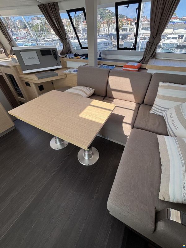 Fountaine Pajot Astrea 42