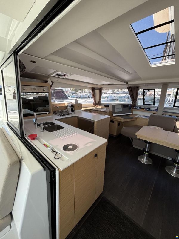 Fountaine Pajot Astrea 42