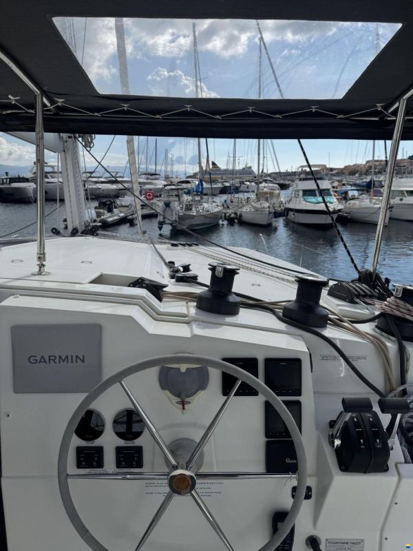 Fountaine Pajot Lucia 40