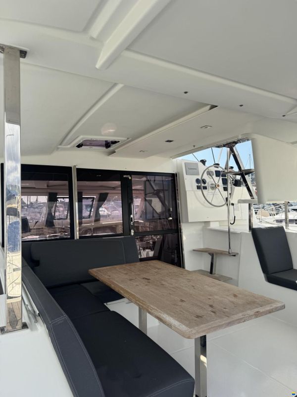 Fountaine Pajot Lucia 40