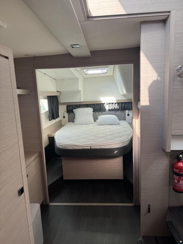 Fountaine Pajot Lucia 40