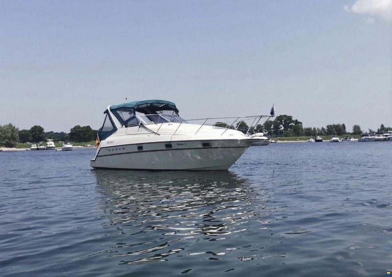Maxum 2800 SCR