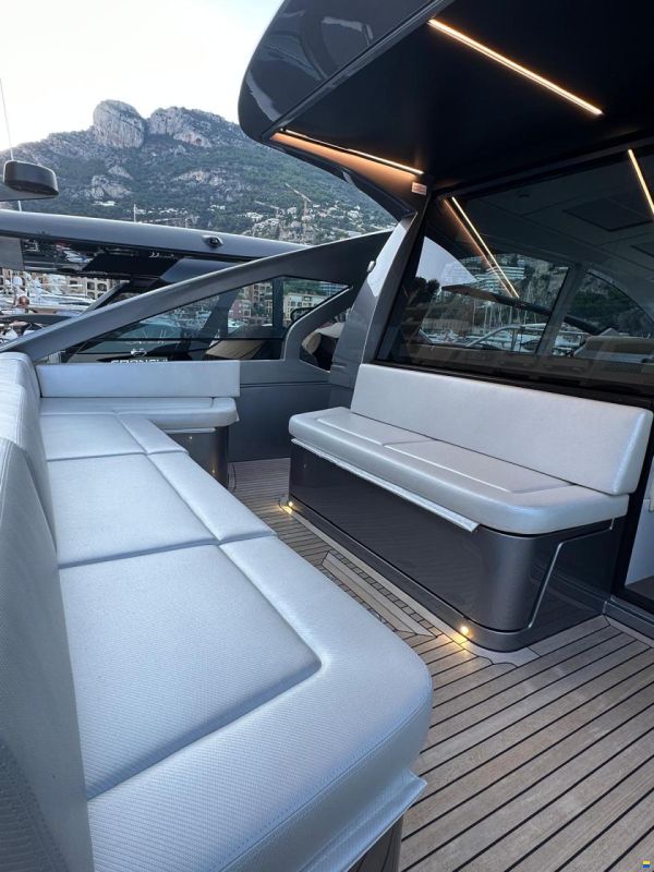 Pershing 5X