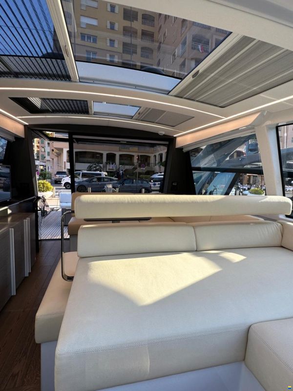 Pershing 5X