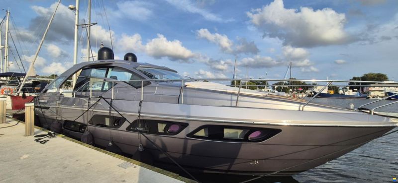 Pershing 5X