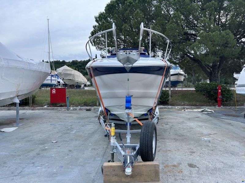 Crownline 250 CR Cummins diesel