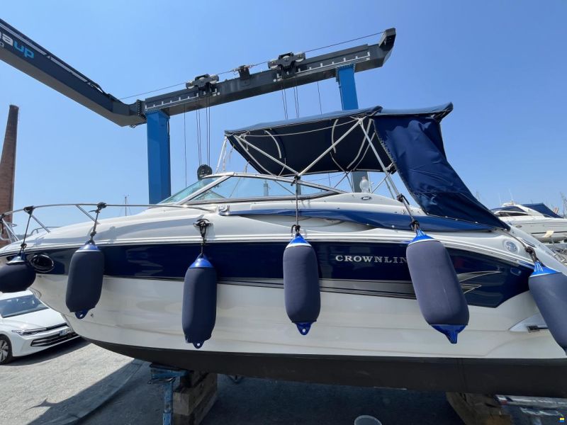 Crownline 250 CR   Cummins diesel