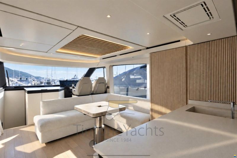Azimut Seadeck 6